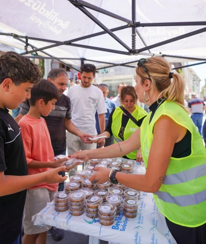 15 bin kişiye aşure ikramı