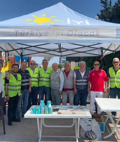 İYİ Parti Beylikdüzü İlçe Teşkilatı'ndan kan bağışı kampanyasına destek