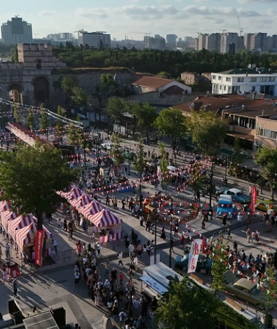 Topkapı Kaleiçi Meydanı’nda ‘Nostalji Günleri’ ziyaretçilerini ağırlıyor