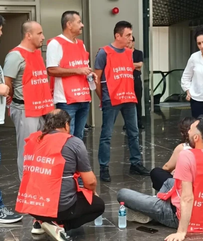 İBB önünde hak arıyorlar