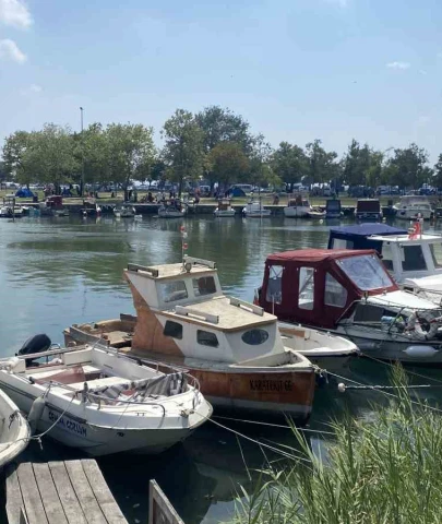 Menekşe Deresi'ne yazık oluyor