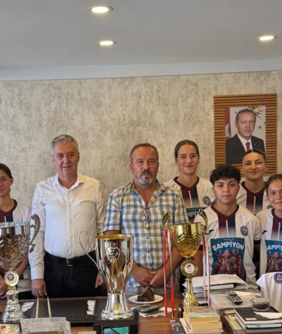 Recep Erol Şampiyon Kızları Ağırladı