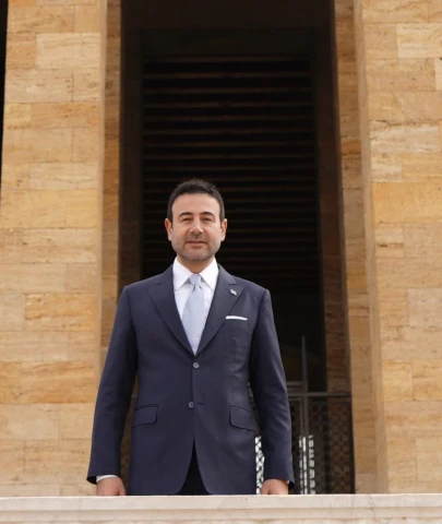 Alnım açık başım dik!