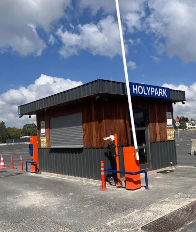Kamu hizmetine otopark duvarı!