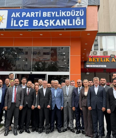 Beylikdüzü’nde AK Parti Rüzgârı: 10 Mahallede Dev Kadro Sahada