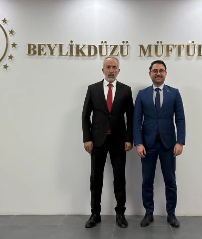 MHP Beylikdüzü İlçe Başkanlığından gençlerimize eğitim desteği