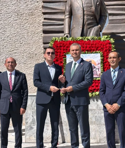 Erkan Sanatsever Ahilik Haftası'nda anlamlı plaketle onurlandırıldı