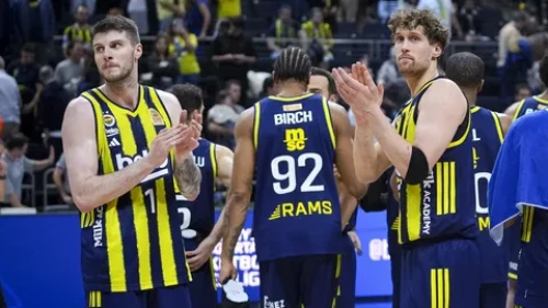 Basketbolda Türklerin gecesi