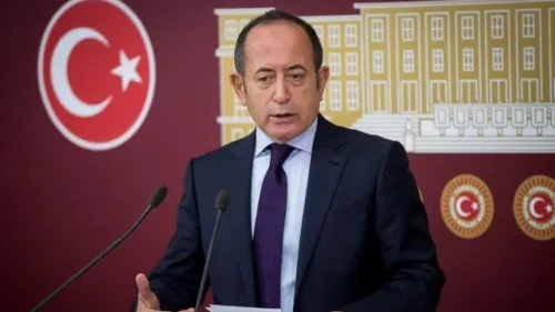 Akif Hamzaçebi’den CHP’deki tüzük değişikliğine sert tepki: “İki başlı yönetim kurumsallaştırıldı”