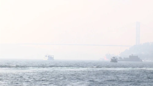 İstanbul Boğazı sise büründü