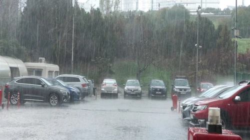 İstanbul'u dolu vurdu!