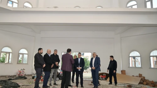 Esenyurt'ta atıl durumda kalan Azad Topuz Cami ibadete açılıyor