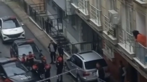 Küçükçekmece’de tartıştığı komşusunun evini kurşunladı