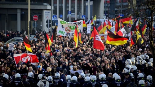 Alman sağcılar birbirinin aynısı!