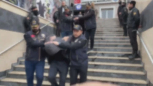 İstanbul'da aynı gün işlenen iki farklı cinayete ilişkin 15 şüpheli yakalandı