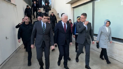 Vali Gül Avcılar'da muhtarlarla bir araya geldi