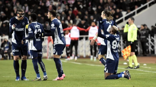 Fenerbahçe hata yapmadı! Sivasspor-1 Fenerbahçe: 3