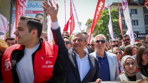 Demokrasi eşit şartlarda güzel!