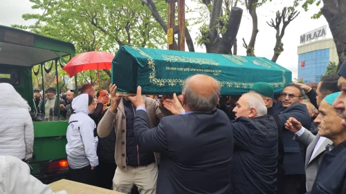 Küçükçekmece'de metruk binada cesedi bulunan Fatih Aydın son yolculuğuna uğurlandı 