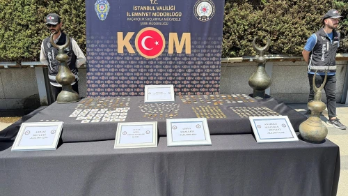 Padişah fermanlarını çalmışlar!
