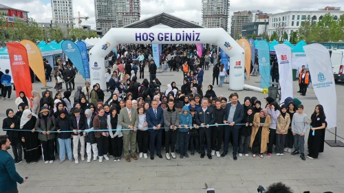 Başakşehir'de her şey gençler için