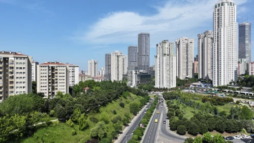 Ataşehir'de bir yılda  60 proje