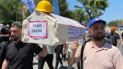 Bakanı istifaya çağırdılar!