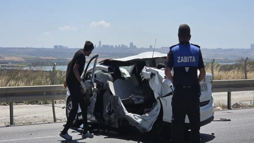 Çatalca'da otomobil bariyerlere çarptı: 1 astsubay hayatını kaybetti, 2 uzman çavuş yaralandı