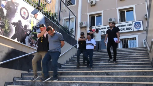 1,5 milyon liralık çantanın hırsızları Sabiha Gökçen'de yakalandı