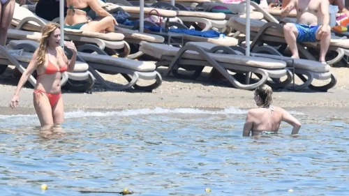 Ünlü oyuncular Bodrum'da deniz ve güneşin keyfini çıkarıyor