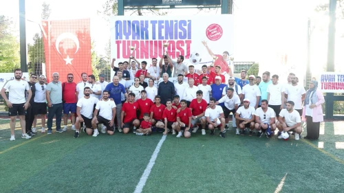 Ümraniye'de Ayak Tenisi Turnuvası'nın şampiyonları belli oldu
