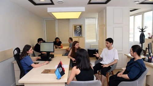 Öğrenciler yalnız değil