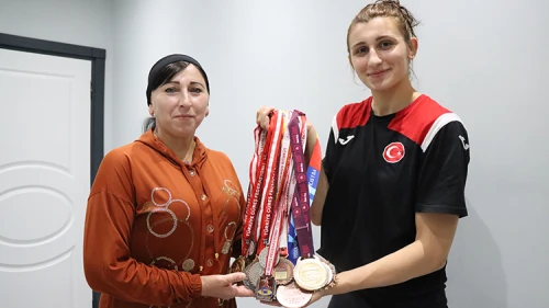 Başarı geldi ön yargı bitti