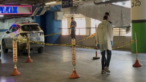 Esenyurt’ta AVM otoparkında silahlı saldırı
