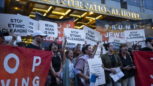 Göstericiler, Trump'ı protesto etti!