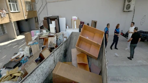 Kiracı eşyaları kullanılamaz hale getirip kaçtı