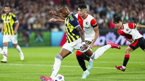 Tur İstanbul’a kaldı!