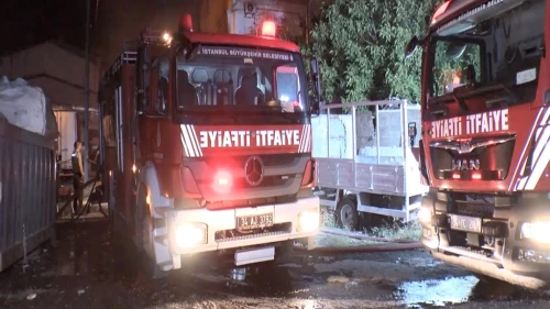 Avcılar'da çorap atölyesinde yangın