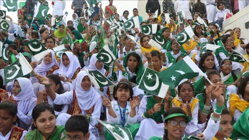 Pakistan 78 yaşında