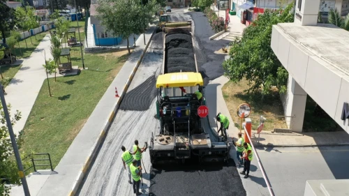 Küçükçekmece belediyesi asfalt çalışmalarına devam ediyor