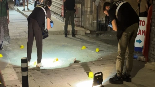 Avcılar'da otoparka silahlı saldırı; kurşunlar kafeye isabet etti