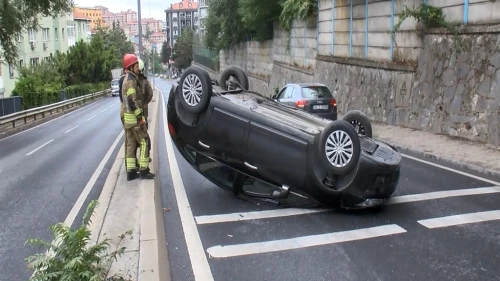 Sarıyer’de refüje vuran otomobil takla attı; sürücü yaralandı