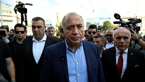 Gürsel Tekin'in 32 kişilik listesi ortaya çıktı