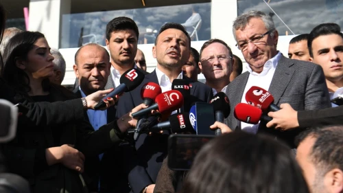 Özgür Çelik: Vali telefonlarını açmıyor!