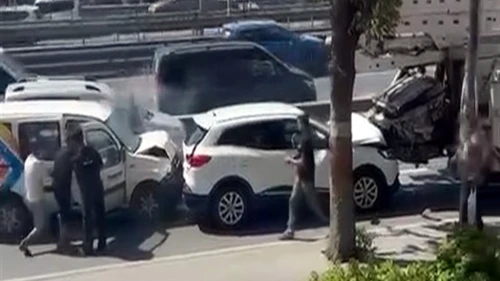 Avcılar'da zincirleme kaza korkuttu