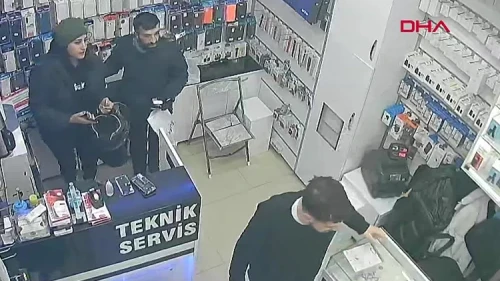 İstanbul'un en ünlü pasajında silahlı saldırı!