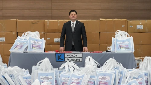 3 bin öğrenciye kırtasiye desteği
