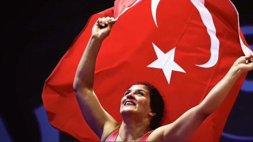 O kız bu mindere çıkarsa biz çıkmayız abdestimiz bozulur