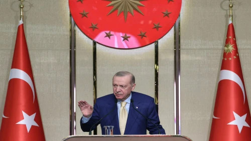 Hezeyanlara gülüp geçtik