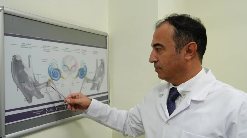 Çocuklarda orta kulakta sıvı birikmesi işitme kaybına yol açabilir